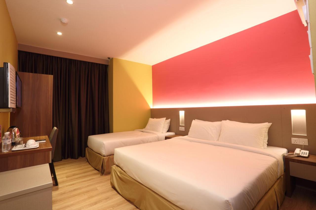 Capital O 9010 Yee Hotel Johor Bahru Exterior photo